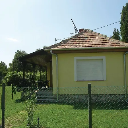 Holiday Kocsag Utca-balatonfenyves Holiday home Balatonfenyves