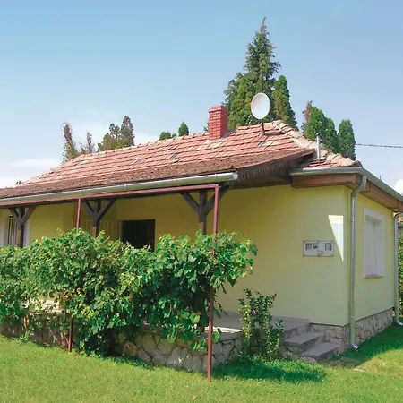 Holiday home Holiday Kocsag Utca-balatonfenyves Balatonfenyves